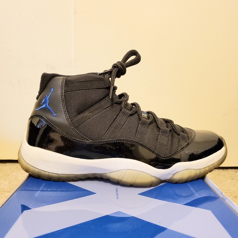 Air Jordan 11 Retro 'Space Jam' 2009